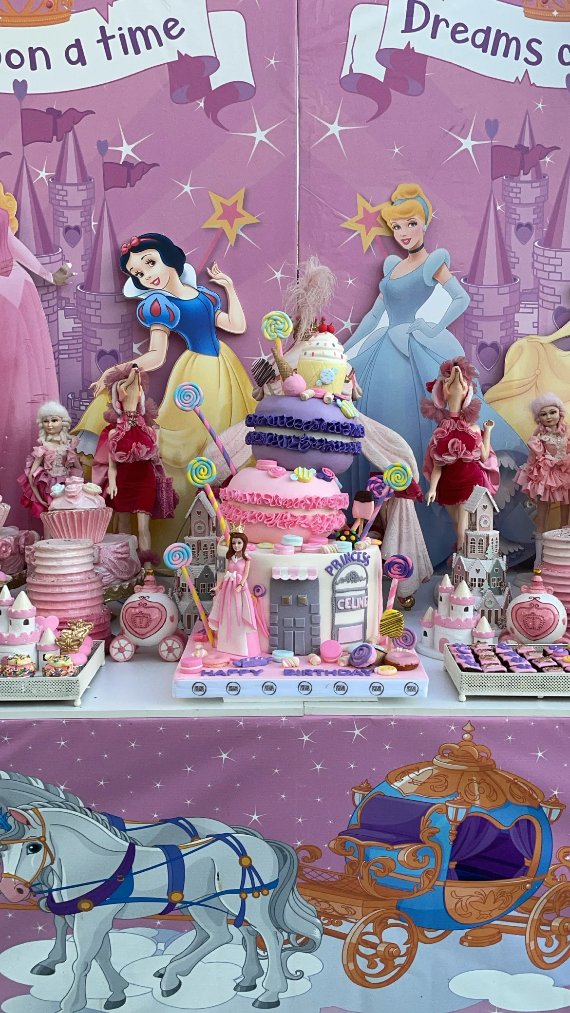 fairytale theme decoration and cake